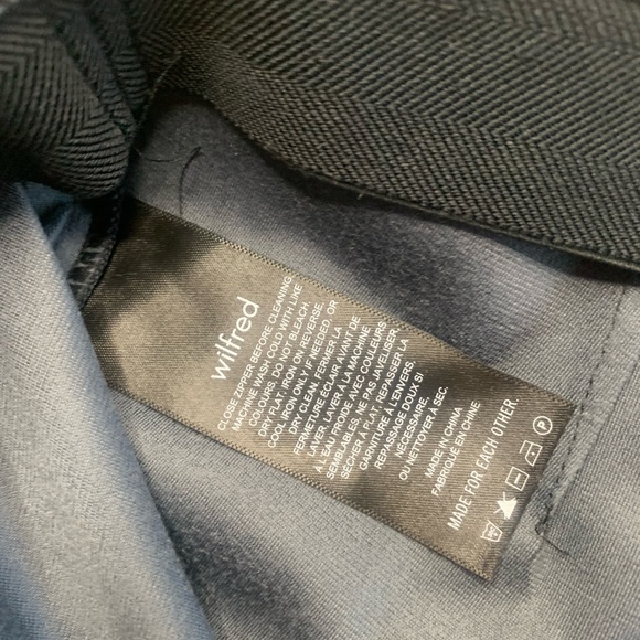 Wilfred Vegan Leather Flair Black Pants size 6 - Picture 4 of 4